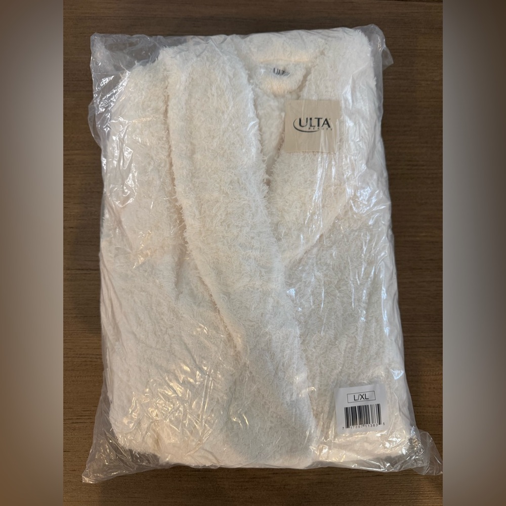Ulta Beauty Women’s Plush White Robe - Size L/XL - Soft & Cozy Lounge Wear